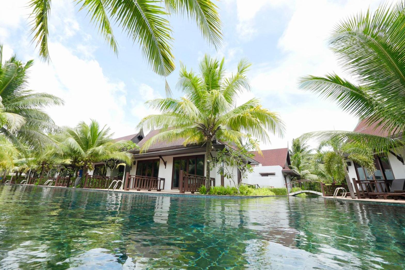 T-Villa Phuket Nai Yang Beach Buitenkant foto